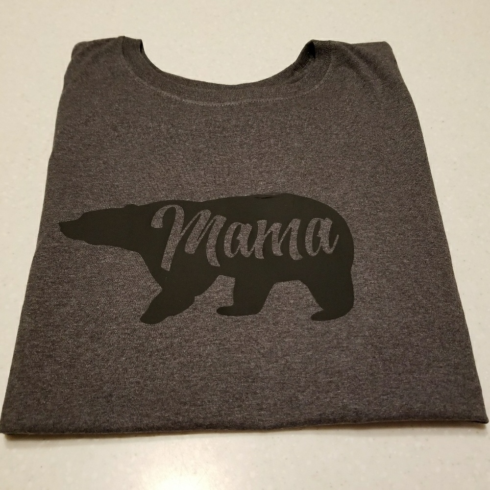 BRAND NEW "MAMA BEAR" TEE🍯🐻💤